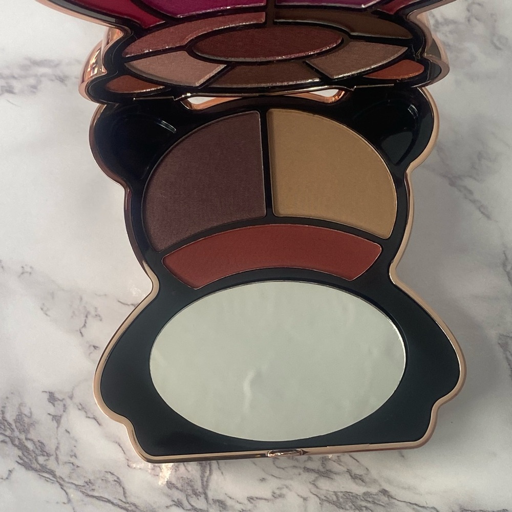 I Heart Revolution Teddy Bear Eyeshadow Palette Rosie - Picture 11 of 16